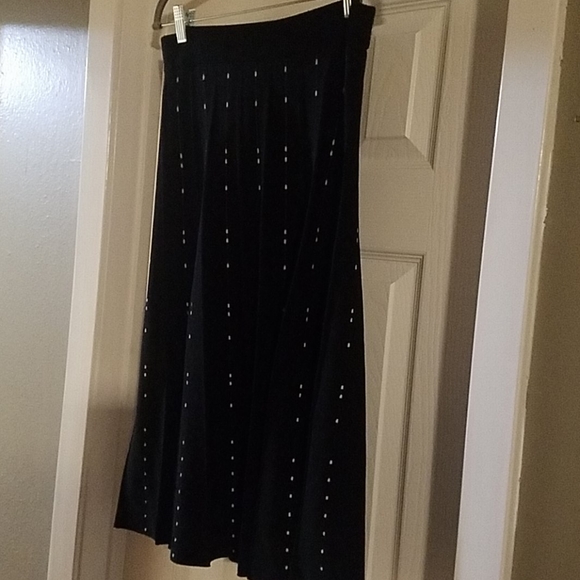 Knee length skirt - Picture 1 of 3